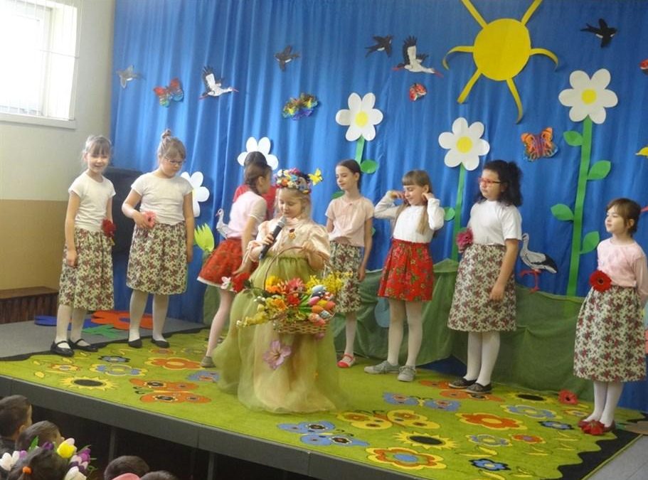 Powitanie wiosny w szkole w Sieciechowicach