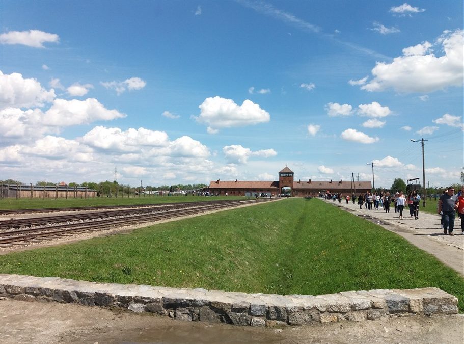 Uczniowie z Sieciechowic w Auschwitz-Birkenau.