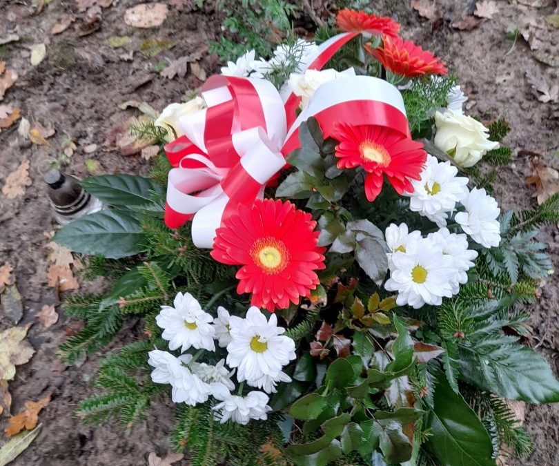 Złożenie kwiatów – Święto Niepodległości