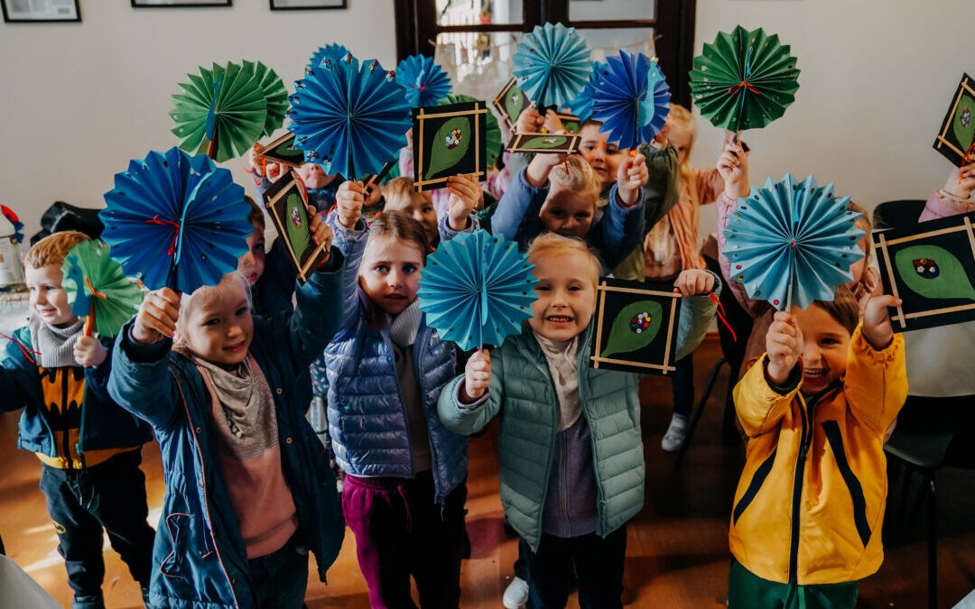Środowe spotkania z kulturą ludową w Muzeum Regionalnym – „Pawie pióra i cekiny”.