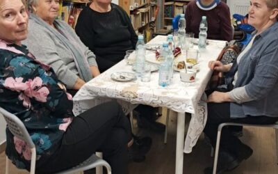 Przedświąteczne spotkanie DKK w Bibliotece w Sieciechowicach