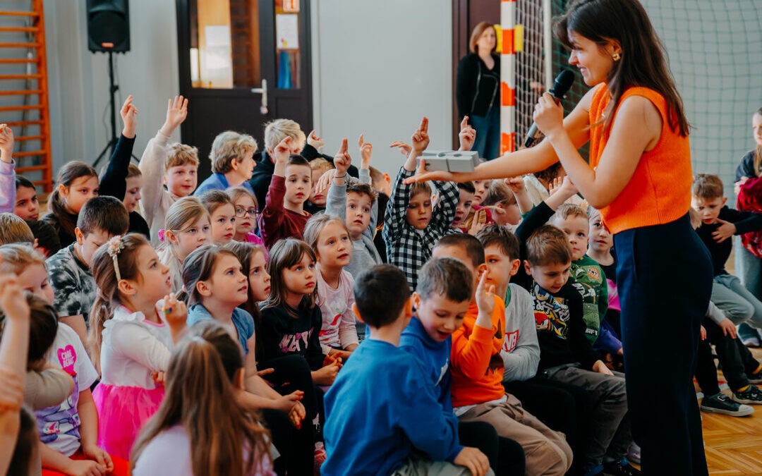 Koncert Filharmonii Krakowskiej w Szkole Podstawowej im. ks. Jana Twardowskiego w Widomej „Muzyka z bajek i filmów”