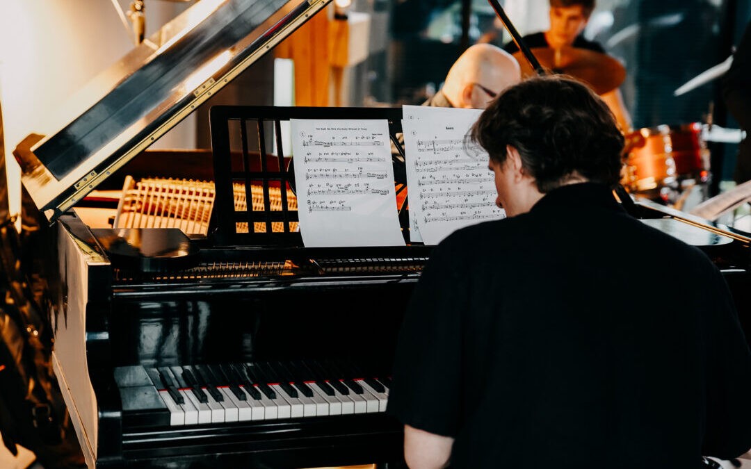 Koncert poświęcony pamięci Janusza Muniaka w Dworze Reyów