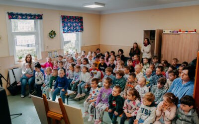 Wizyta Przedszkolaków z Iwanowic w GBP w Iwanowicach w ramach XXIII Ogólnopolskiego Tygodnia Bibliotek – Baśniowa Kapela – „Płatki nieziemskiej róży”